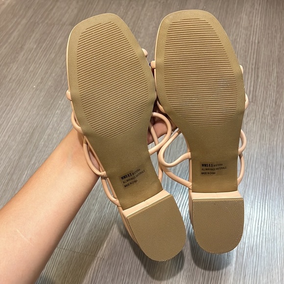 Dolce Vita nude knotted flat slide sandals - Picture 5 of 7